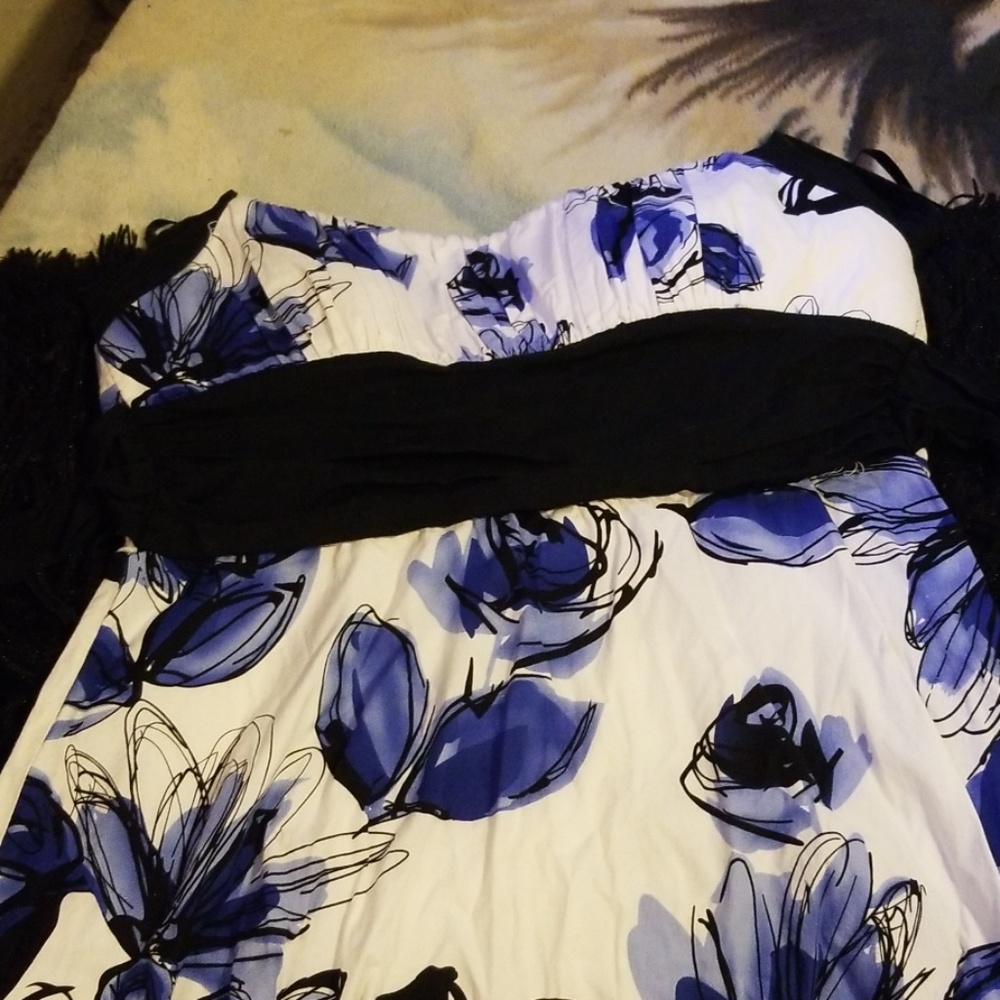 Dress - Picture 2 of 3